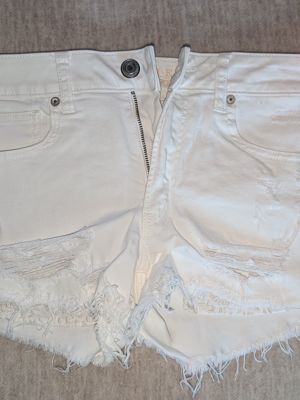 American Eagle Hi-rise Shortie Size 6 Denim Shorts White